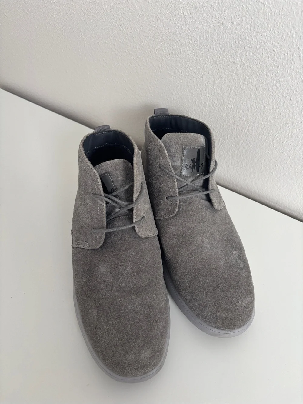 EUC Johnnie-O The Chill Chukka gray suede lace up boots men’s size US 10 casual